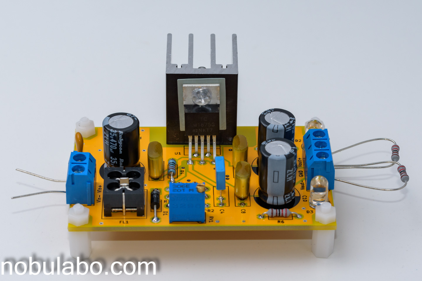 パワーアンプICを使ったレールスプリッタ回路基板モジュール